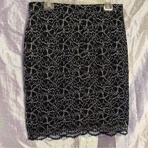 Elle pull on black/white lace skirt fully lined, midi, no zip,SZ 8 GUC formal